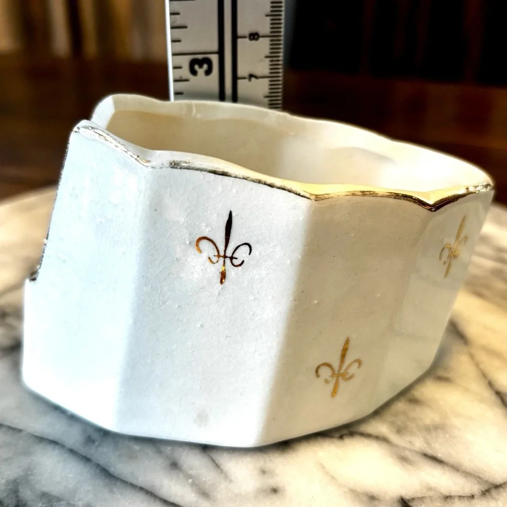 VTG 1950s 50s Ceramic White Gold Fleur de Lis Lys Flatware Caddy Spoon Rest